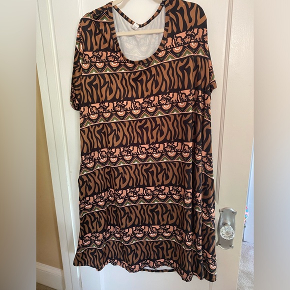 Ambrie Dresses & Skirts - Ambrie Disney lion King dress- women’s 4X pockets